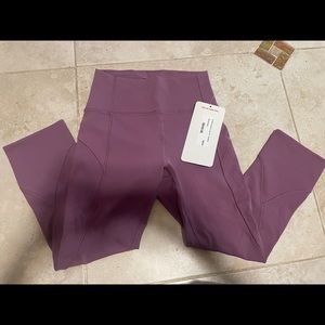NWT - Lululemon - In Movement Crop 19” - Size 2 (Everlux)